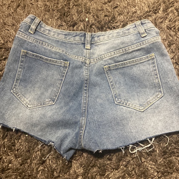 Prettylittlething denim washed short shorts. - Picture 2 of 3